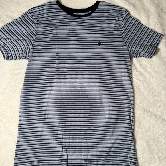 Men’s Small Volcom Shirt - Picture 1 of 3
